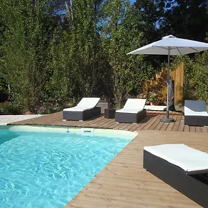 https://le-patio-bleu.fr-provencehotel.com